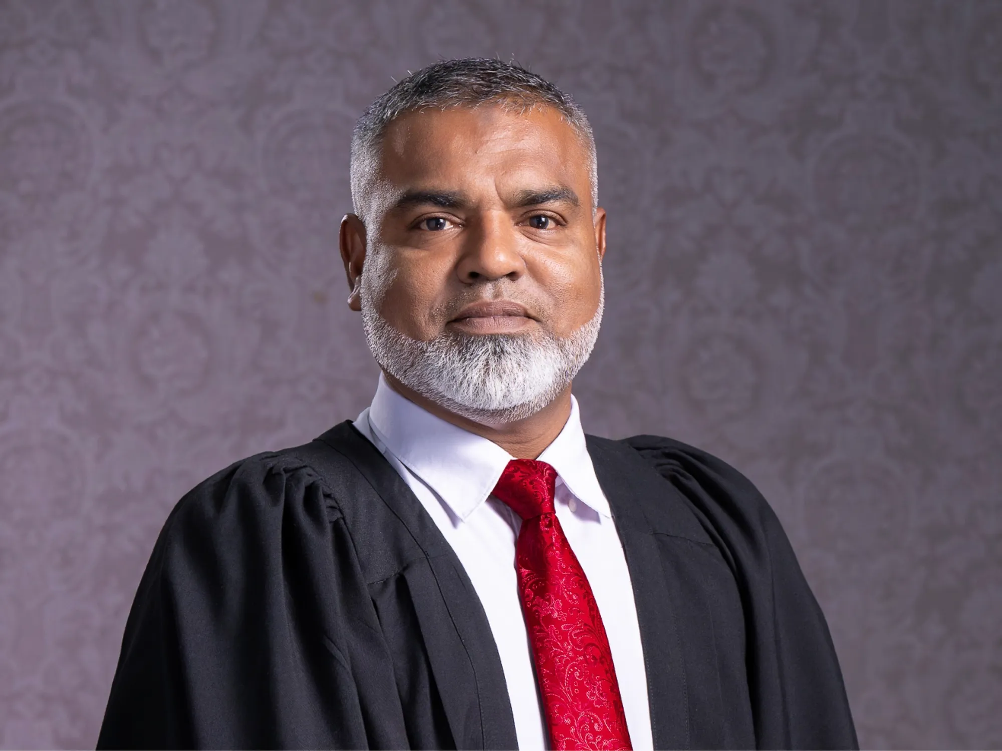ފަނޑިޔާރު ނިޔާޒް ޝަރަފުވެރިކަމާއެކު މަގާމުން ވަކިވެވަޑައިގެންފި
