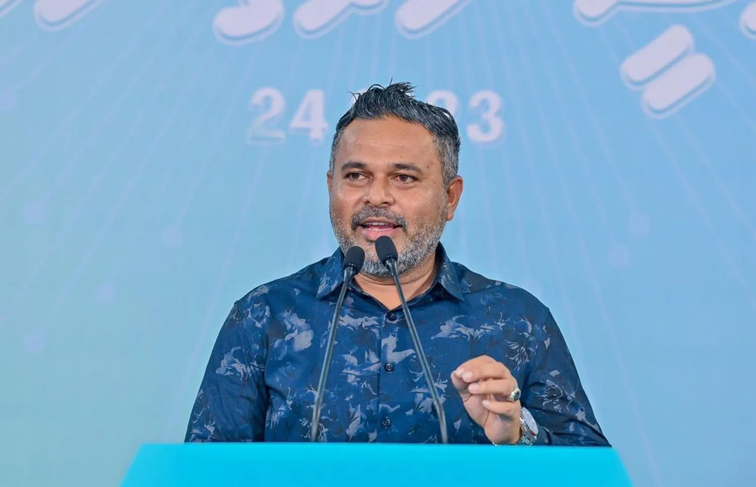 މިނިސްޓަރު ޝިޔާމް މިރޭގެ ހަފްލާގައި ވާހަކަދައްކަވަނީ..