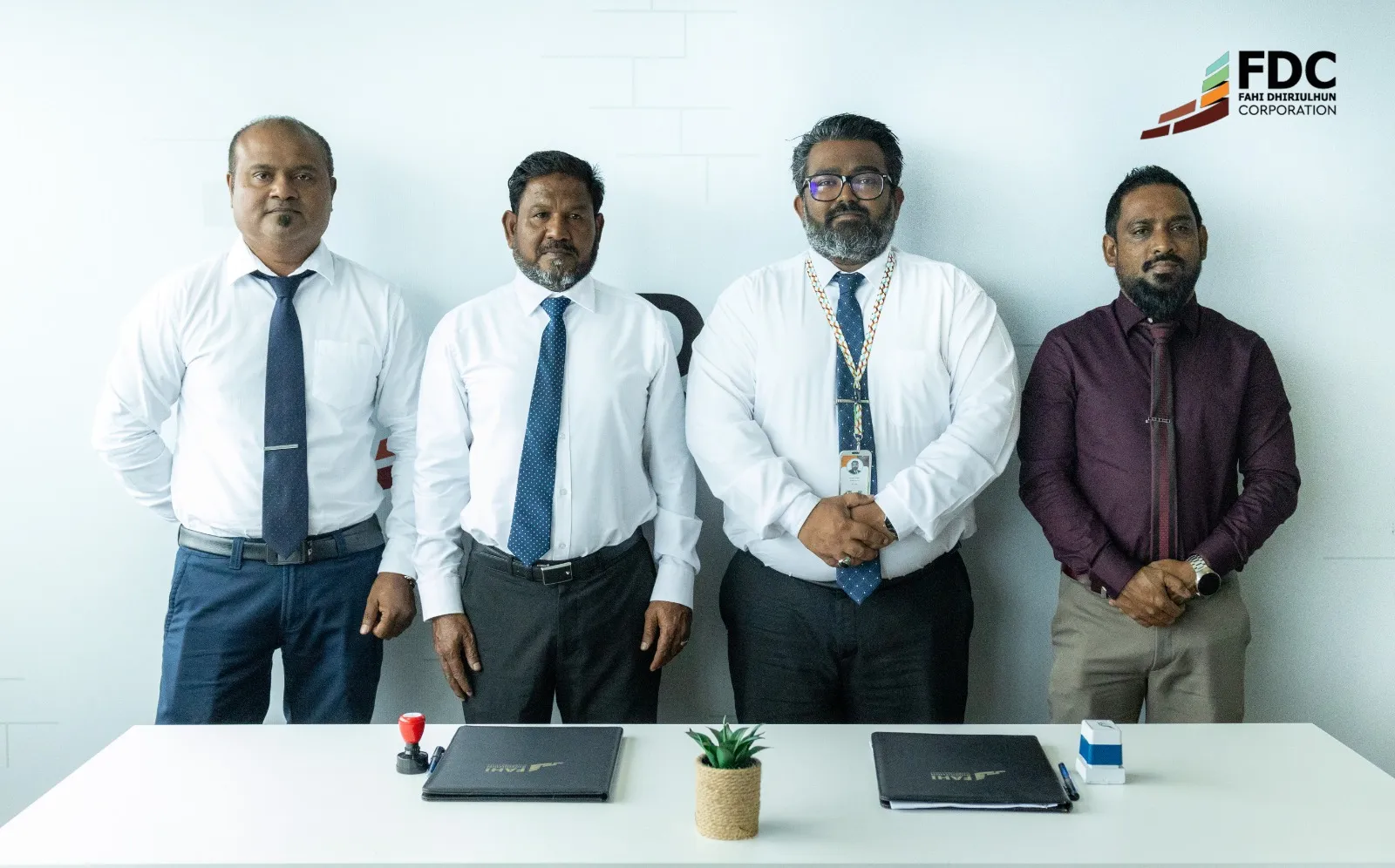 އެއްބަސްވުމުގައި ސޮއި ކުރުމުގެ ތެރެއިން-- ފޮޓޯ: އެފްޑީސީ