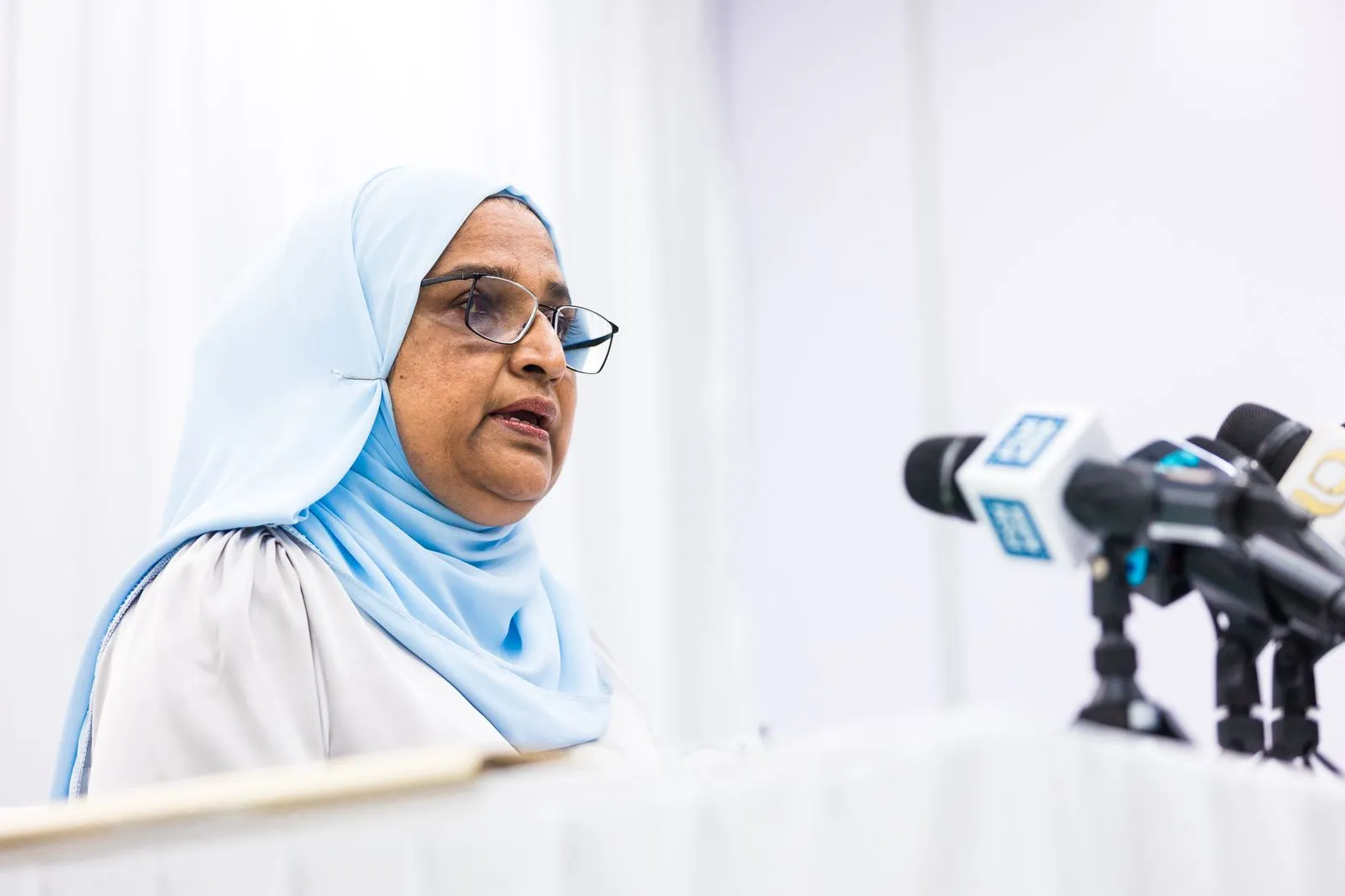 ޢާޒިމާ ޝަކޫރަށް ރައީސް އޮފީހުގެ މިނިސްޓަރު ފެންވަރުގެ މަޤާމެއް ދެއްވައިފި