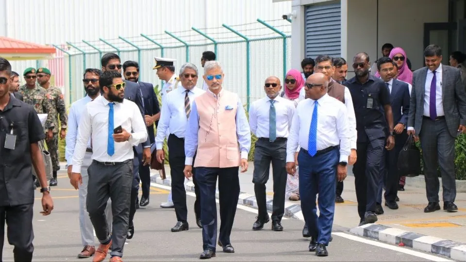 ހަނިމާދޫ އެއަރޕޯޓް ހުޅުވުމުން ޝާހިދުގެ ޝުކުރު ރައީސް ސޯލިޙާއި އިންޑިއާއަށް