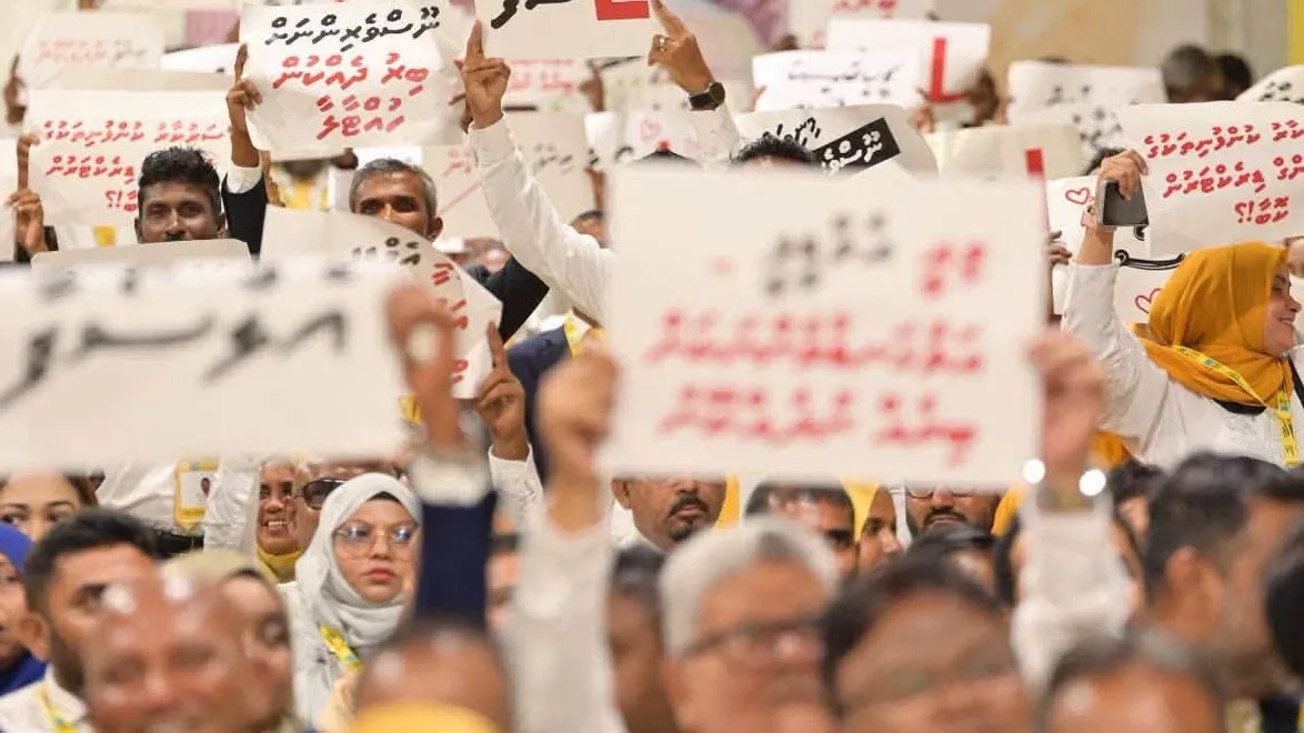 ސިޔާސީ މަސްރަހާއި އަޚުލާޤީ މިންގަނޑު: އިހުތިރާމާއި ސަގާފަތެއްގެ މުހިންމުކަން! 