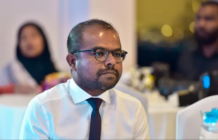 ފިޔާޒަށް އިންޒާރުދިން ކަމަށް މާނަކުރެވޭނެ ބަހެއް ރައީސް ވިދާޅެއް ނުވޭ، ދައުވާ ނުކުރަން ނިންމައިފި
