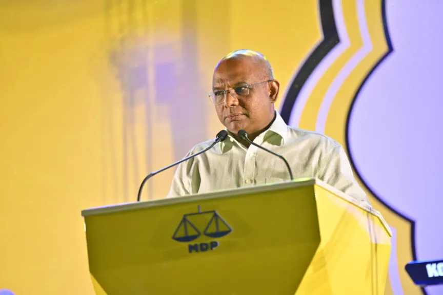 ޢަބްދުﷲ ޝާހިދު، މީގެ ކުރިން ބޭއްވި އެމްޑީޕީ ޖަލްސާއެއްގައި ވާހަކަދައްކަވަނީ...
