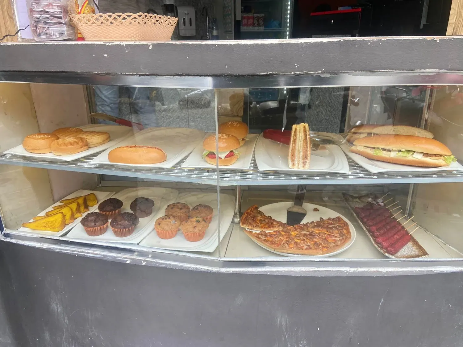 ކާބޯތަކެތީގެ ރައްކާތެރިކަމުގެ ގާނޫނުގެ ދަށުން ކުރިން އެންގުމަކާއި ނުލައި އެފަދަ ތަންތަން ޗެކްކުރެވޭނެ!