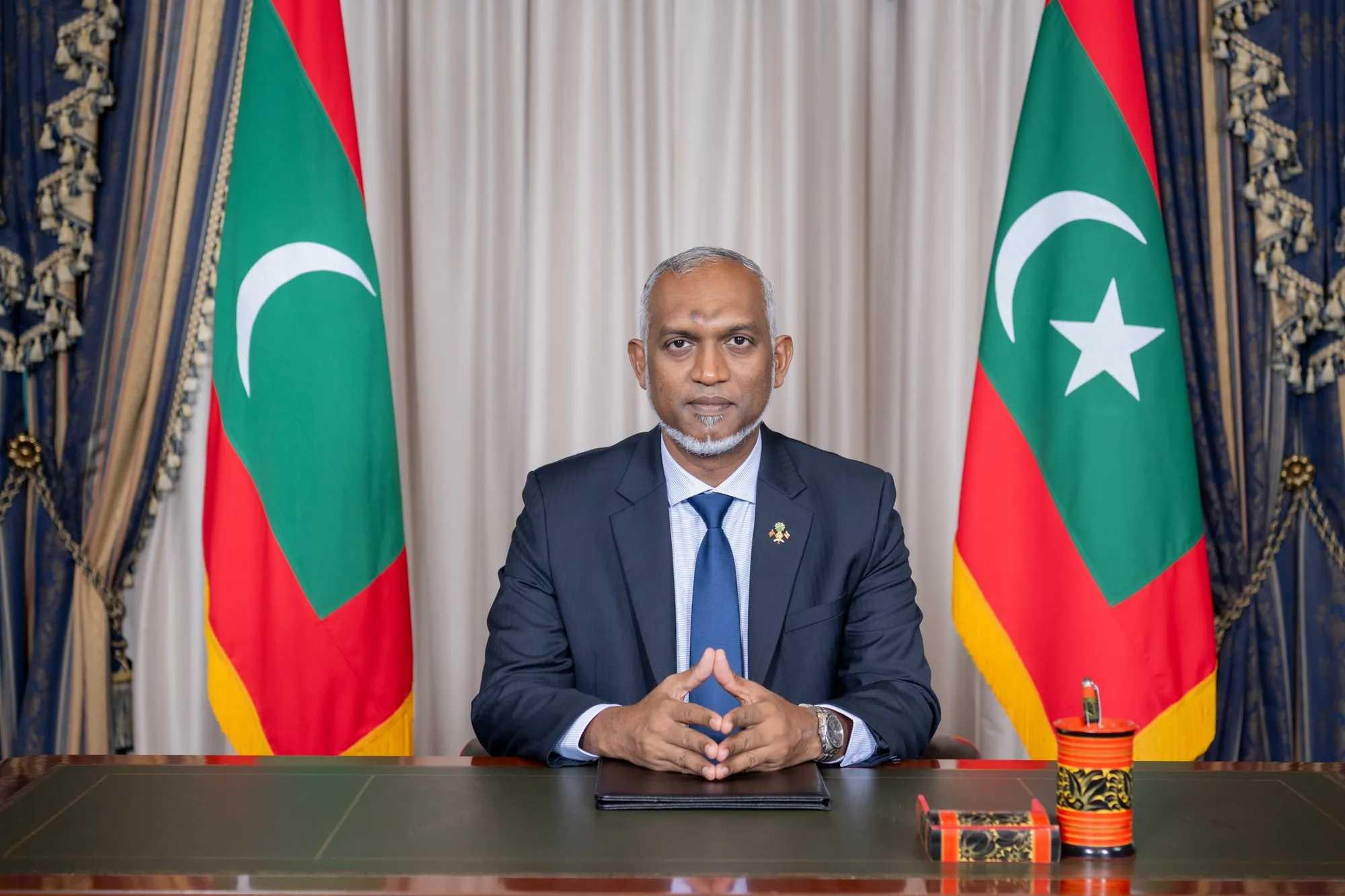 ރައީސުލްޖުމްހޫރިއްޔާ ޑރ. މުޙައްމަދު މުޢިއްޒު
