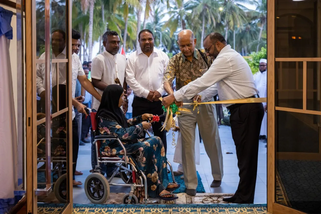 އަމިއްލަ ފަރާތެއްގެ އެހީގައި އިހަވަންދޫގައި ބިނާކުރި މިސްކިތް ހުޅުވަނީ/ ފޮޓޯ: އިސްލާމިކް މިނިސްޓްރީ
