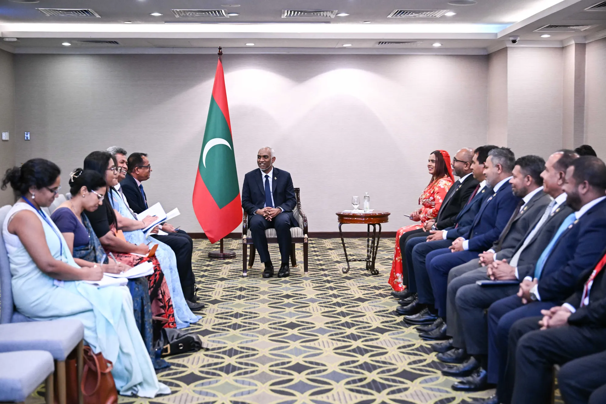 ލަންކާގެ ޤާނޫނު ހަދާ މަޖިލިހުގެ ރައީސް، ރައީސްގެ އަރިހަށް އިހްތިރާމްގެ ޒިޔާރަތެއް ކުރެއްވުން