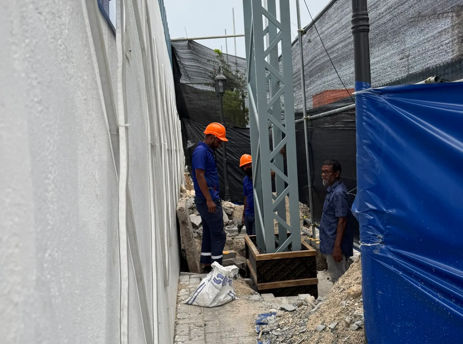 އިލެކްޓްރިކް ވެހިކަލް ޗާޖިން ސްޓޭޝަންގެ ގާއިމް ކުރުމުގެ އަމަލީ މަސައްކަތް ސްޓެލްކޯއިން ފަށައިފި