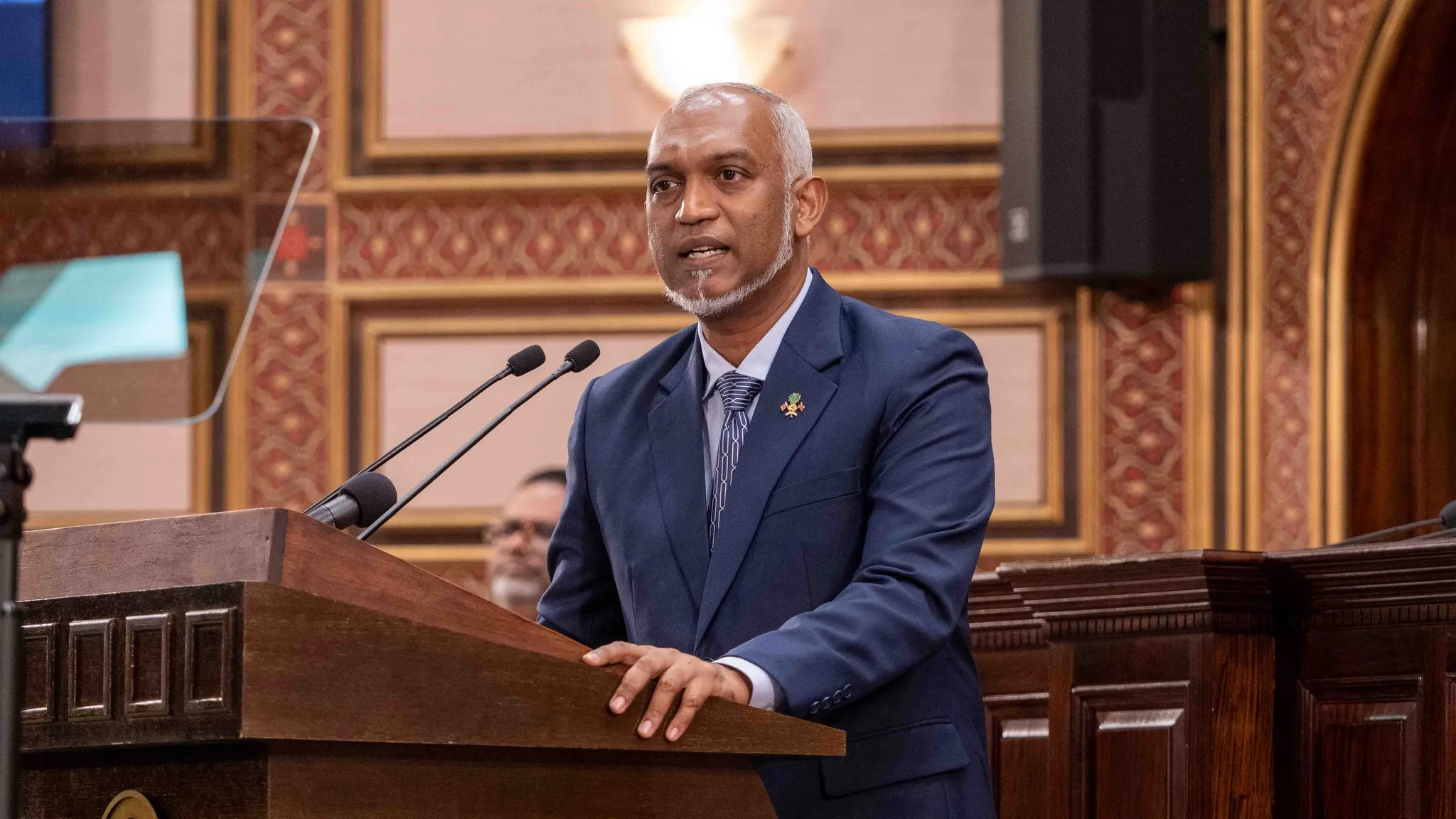 ސަރުކާރުން ހުރިހާ ދިވެހިންނަށް ބޭރު ފައިސާއިން ފައިސާދޭން ނިންމައިފި