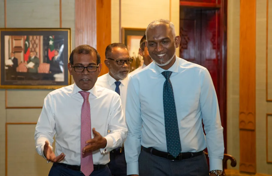Former President Mohamed Nasheed (L) and current President Mohamed Muizzu (R) (Photo/President's Office)