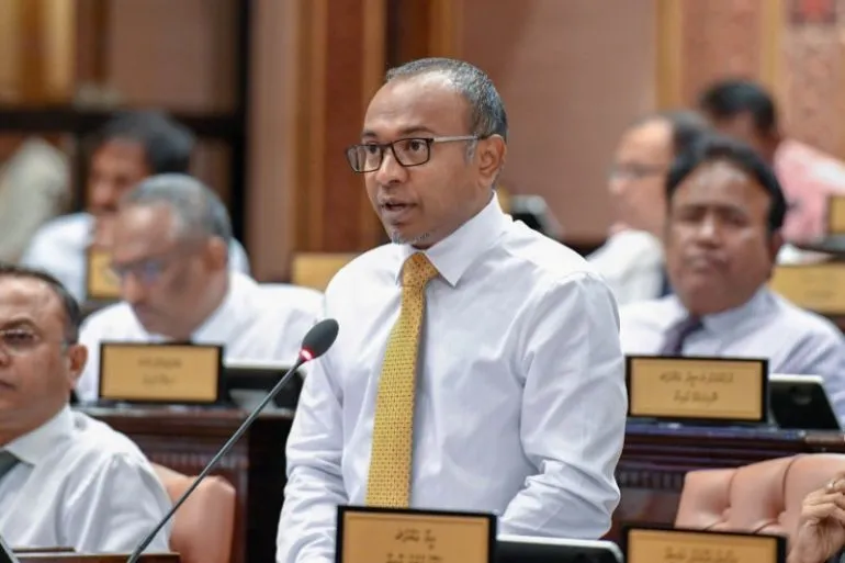ސްކޫލްތަކުގައި ބުލީކުރުމަކީ ކުށަކަށް ހެދުމަށް ގޮވާލައިފި