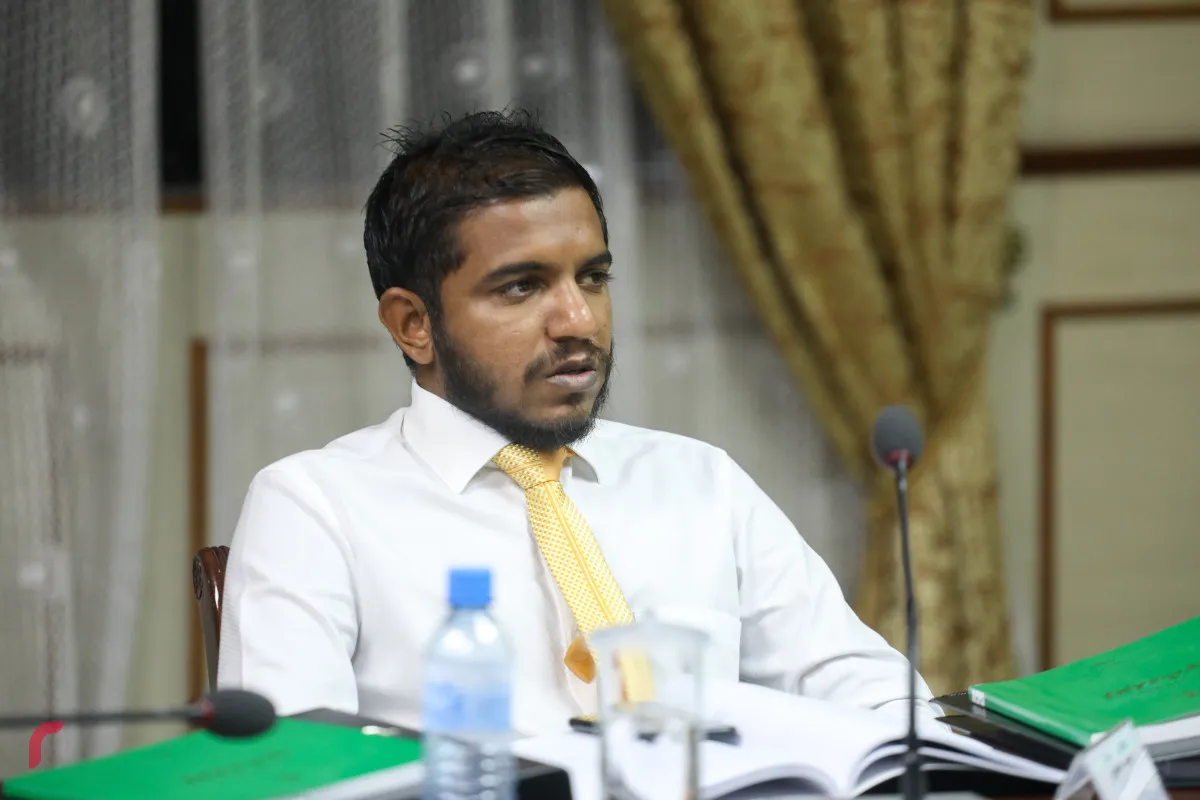 މެންބަރު ސިރާޖު އެމްޑީޕީން ވަކިވެވަޑައިގެންފި!