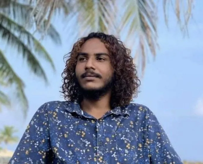 މާލެއިން ޒުވާނަކު ގެއްލިގެން ހޯދަނީ؛ އާއިލާ އަށް ޚަބަރެއް ނުވާތާ ދެ ހަފުތާ!