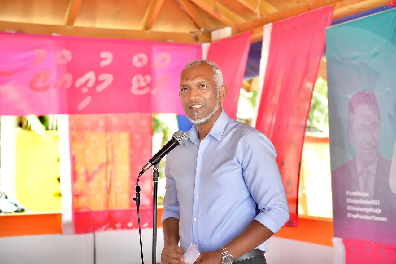 މުއިއްޒުގެ ވެރިކަމެއްގައި ހަންޏާމީދުއަށް ފީފާގެ ސްޓޭންޑަރޑް އަށް ފެތޭ ފުޓްބޯޅަ ދަނޑެއް
