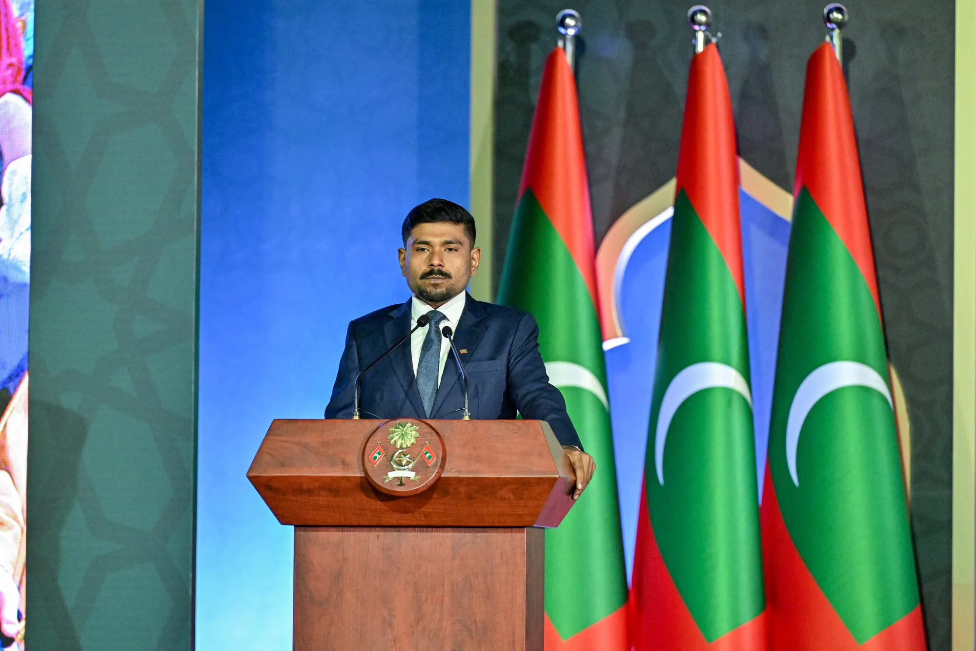 މަޝްހޫރު ތާރީހު ދިރާސާކުރުންތެރިޔާ އަދި ކުޅަދާނަ ވާހަކަ ދެއްކުންތެރިޔާ އަލާ ދީދީ