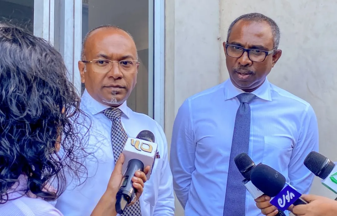 ރައީސް ނަޝީދުގެ އިތުބާރު ނެތްކަމުގެ މައްސަލަ ހުށަހަޅަން ބޭނުންވާ ވަރަށް ސޮއި ނުލިބޭނެ: ދަ ޑިމޮކްރެޓްސް