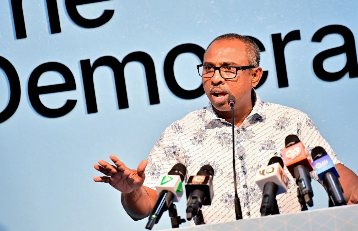 ރައީސް ނަޝީދު ވަތްކެއް ނުކުރެވޭނެ، އެމްޑީޕީ އެދަނީ އަނެއްކާ ވެސް ބަލިވާން: އާޒިމް