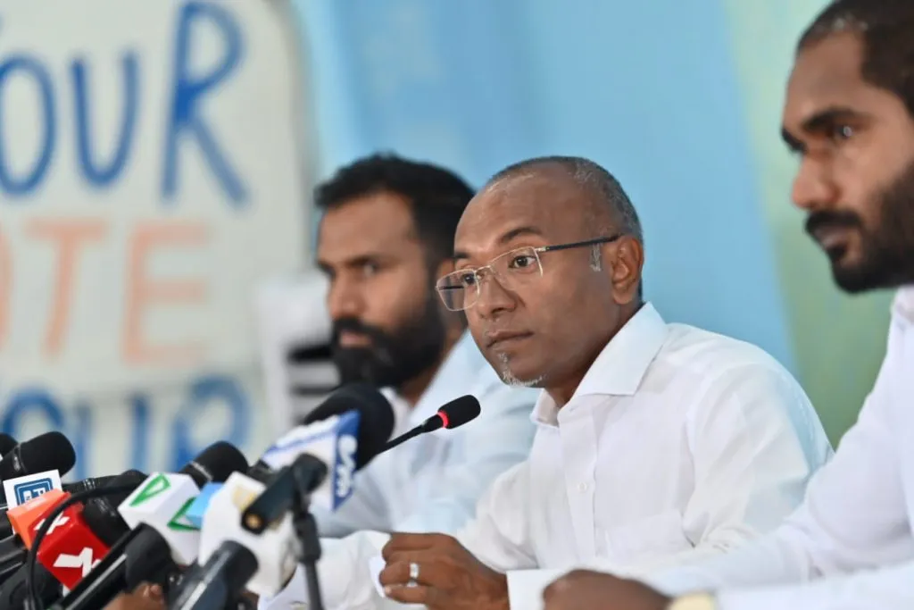 އަމާޒަކީ ރާއްޖޭގަ އޮތް އެންމެ ވަރުގަދަ ސިޔާސީ ޕާޓީއަކަށް ދަ ޑިމޮކްރެޓްސް ހެދުން: ހަސަން