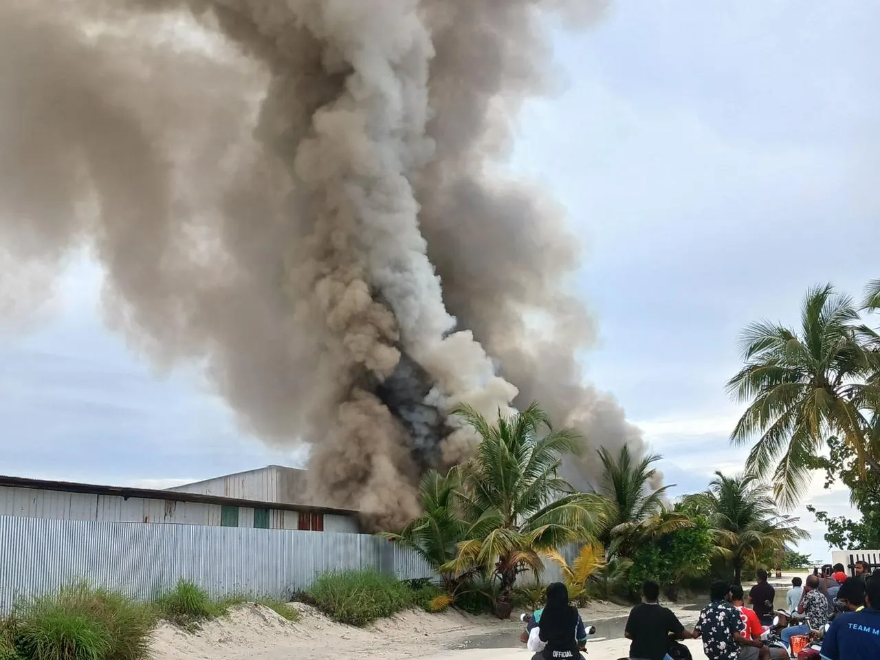 ކުޅުދުއްފުށީގައި ހުރި އެކޮމޮޑޭޝަން ބްލޮކެއްގައި އަލިފާނުގެ ހާދިސާއެއް ހިނގައިފި