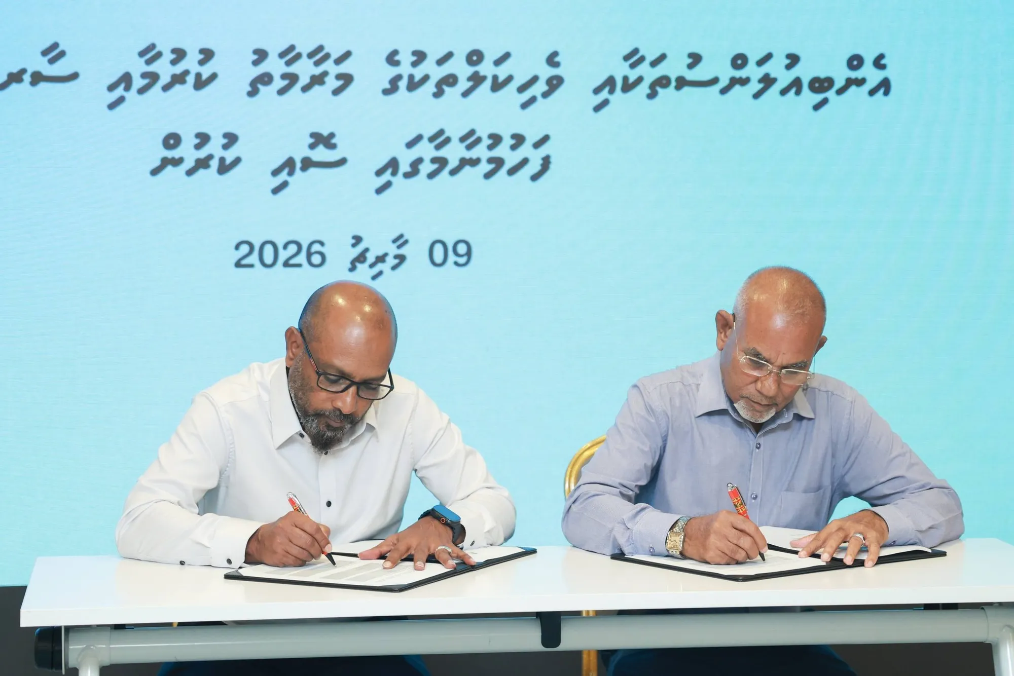 ސިއްހީ ޙިދުމަތް ދޭ ހޮސްޕިޓަލްތަކުގެ އެމްބިއުލަންސުތަކާއި ވެހިކަލްތައް މަރާމާތްކުރުމަށް ބަނދަރު ބަލަހައްޓާ ކުންފުންޏަށް ދިނުން /ފޮޓޯ: އެމްޕީއެލް