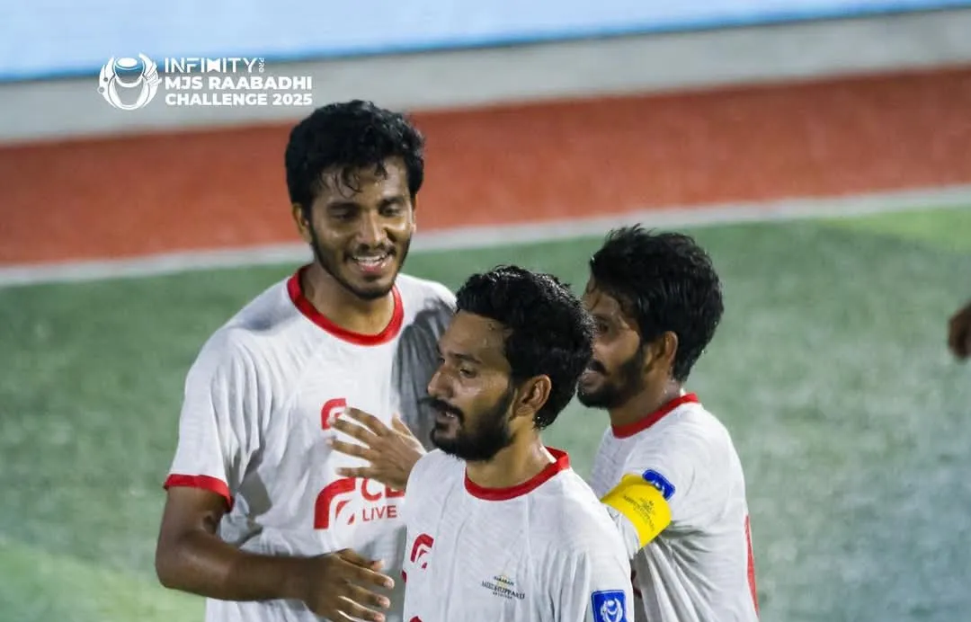 ސާހިންގެ މޮޅު ކުޅުމާއެކު މީދުއްޕަރުން ފަސޭހަކަމާއެކު ޖޯލި ބީއިން ވެސް ބަލިކޮށްފި