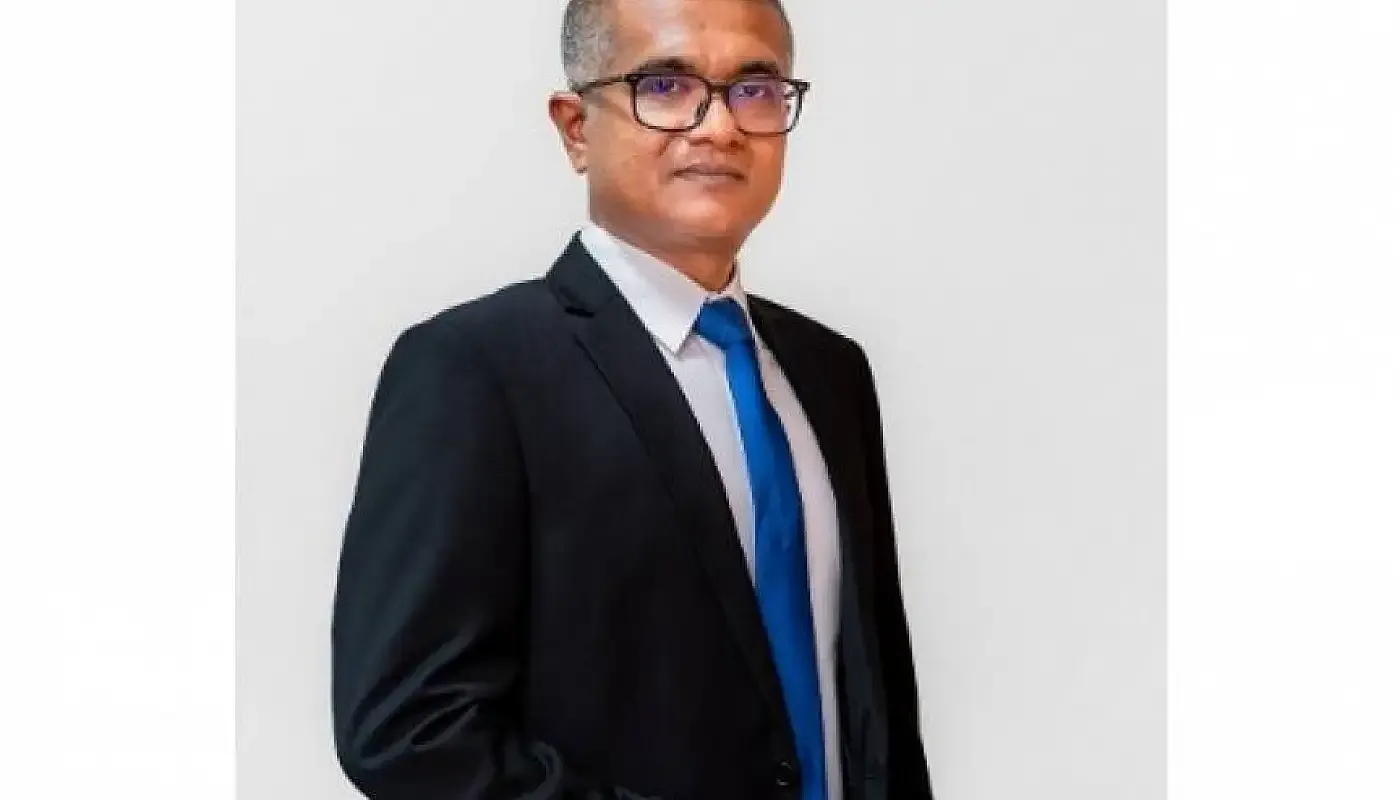 ދެ ކޮންޓެއިނާ ސިނގިރޭޓް ވަގަށް ނެގި މައްސަލައިގައި ހައްޔަރުކުރި މުއާޒު