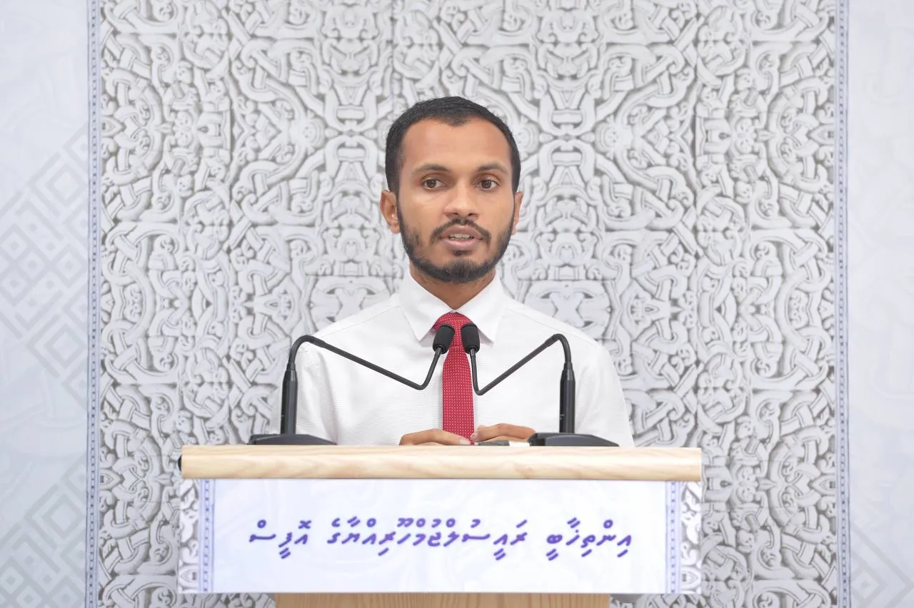 ފެނަކައިގެ ދަރަނި 4 ބިލިއަނަށްވުރެ ބޮޑު، 1149 ކުންފުންޏަށް ފައިސާ ދޭންޖެހޭ: އިންތިގާލީ ތަރުޖަމާނު