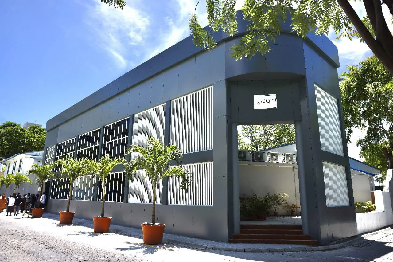 ތައިލެންޑްގެ ޖަލެއްގައި ހުއްޓައި ނިޔާވި ޒުވާނާގެ ހަށިގަނޑު މާލެ ގެނެސް ވަޅުލައިފި