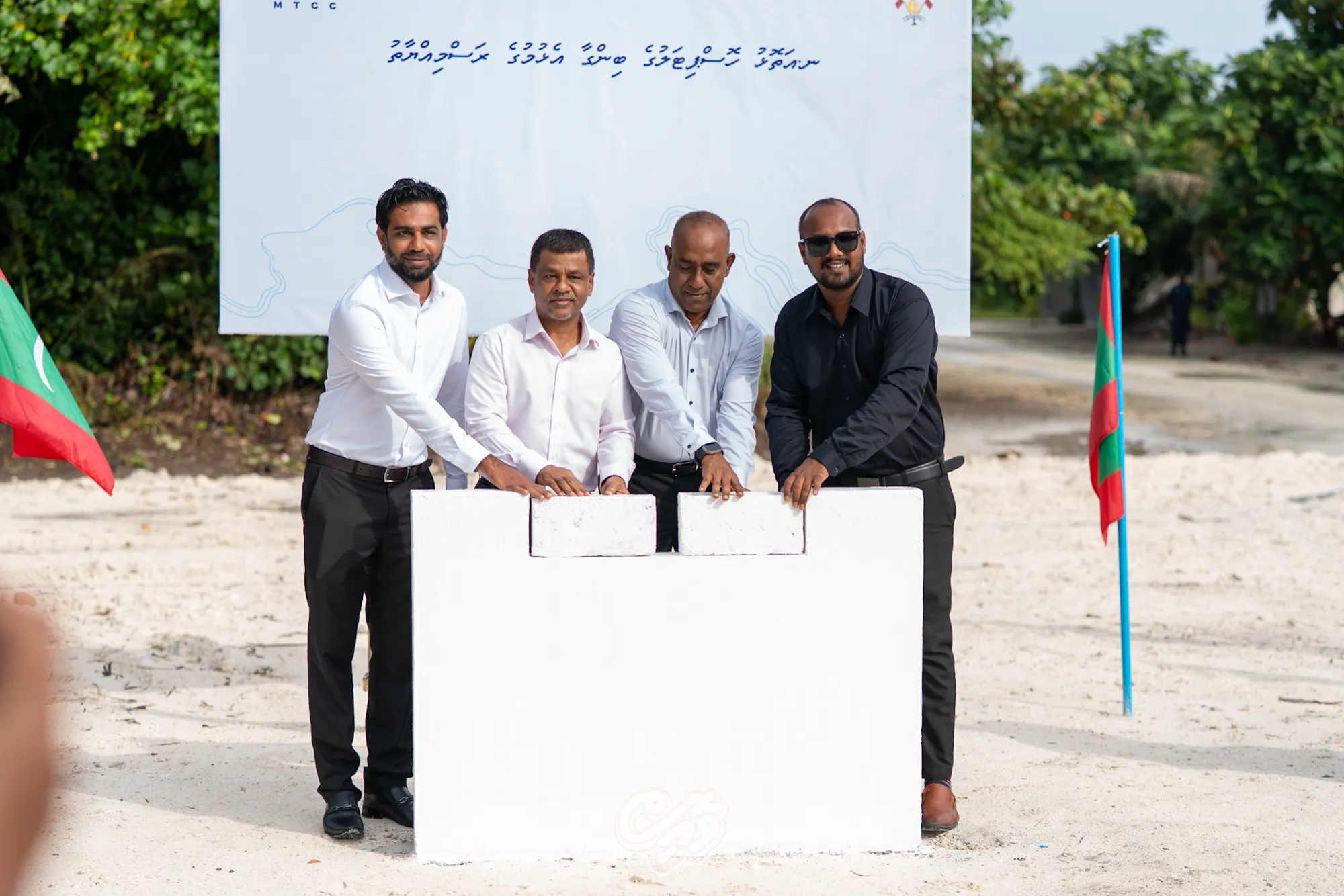 މަނަދޫ ގައި ތަރައްޤީކުރާ ނ.އަތޮޅު ހޮސްޕިޓަލް އައު އިމާރާތުގެ ބިންގާ އެޅުމުގެ ތެރެއިން.. ފޮޓޯ: ވޮއިސް