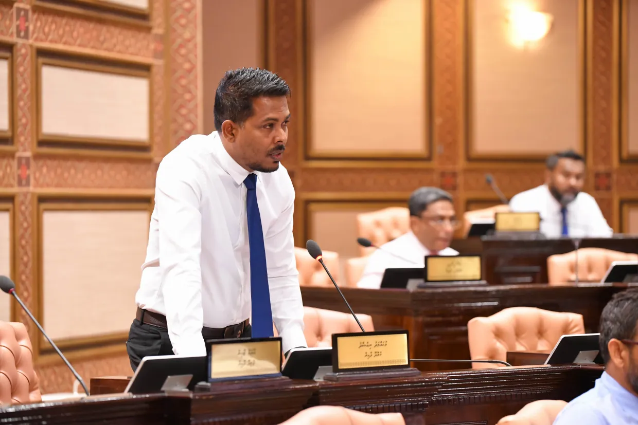 އެމްޑީޕީއަށް ނިސްބަތްވެވަޑައިގަންނަވާ ކެޔޮދޫ ދާއިރާގެ މެންބަރު މުޙައްމަދު ނިޔުޝާދު: ފޮޓޯ/ މަޖިލިސް