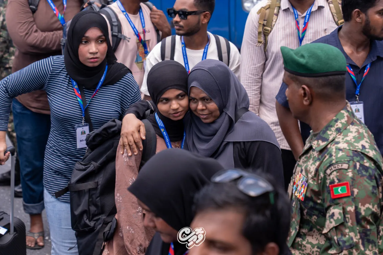 ދިވެހި ވަޠަނީ ޚިދުމަތުގެ 4 ވަނަ ބެޗްގެ ދަރިވަރުން، އަސާސީ ތަމްރީންތަކަށް ފުރުން