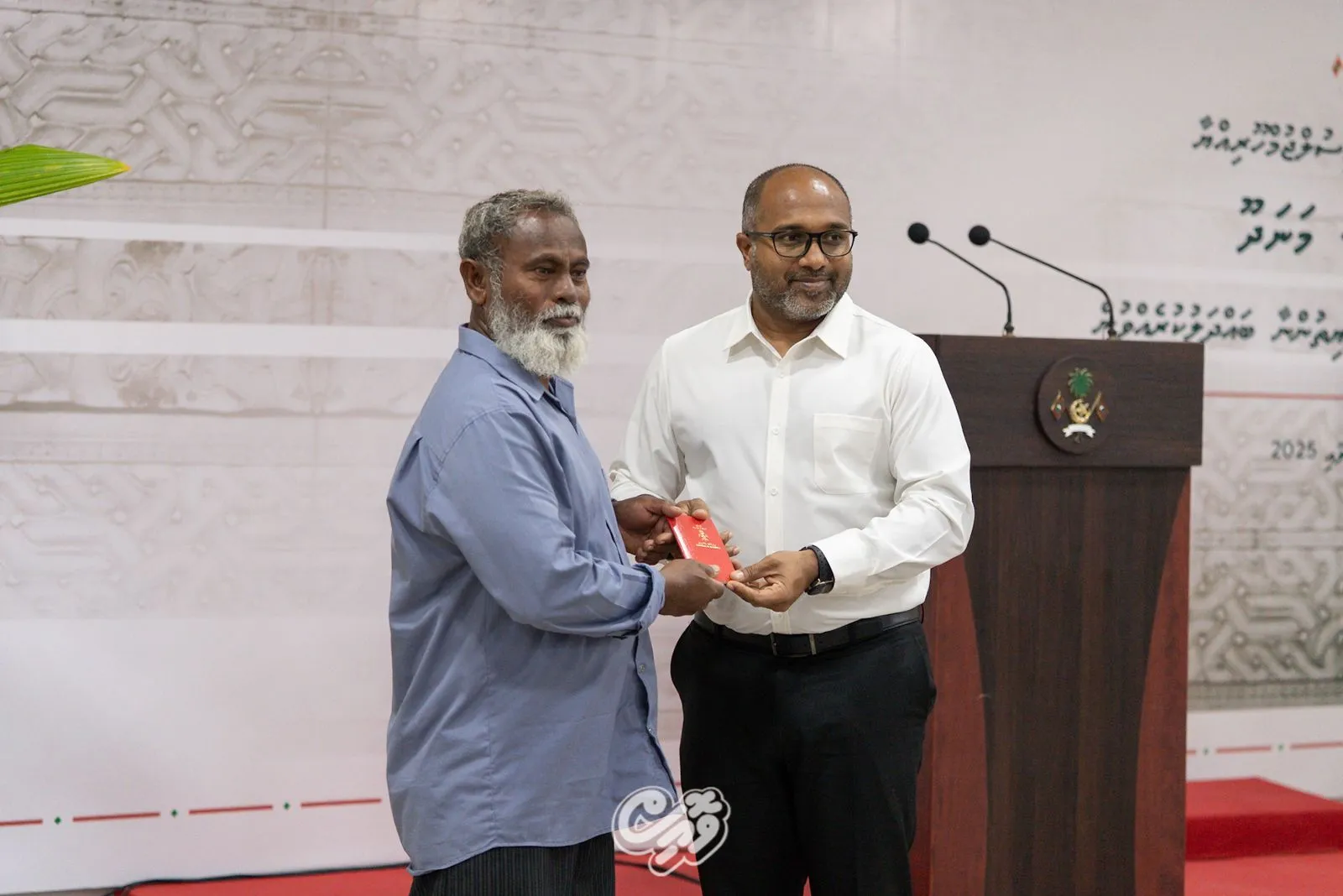 މަނަދޫގައި ޕާސްޕޯޓް ދޫކުރުމުގެ ހިދުމަތް ފެށުން -- ފޮޓޯ: ވޮއިސް