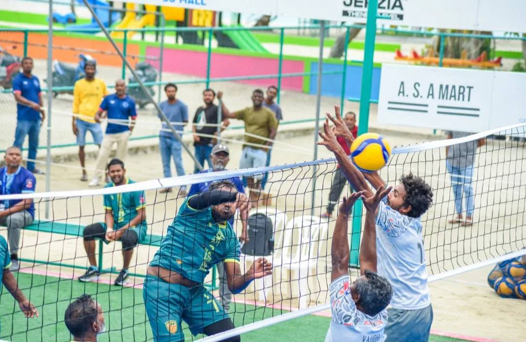 ވާދަވެރި ކުޅުމަކަށްފަހު ވަށަފަރު ބަލިކޮށް ކެލާ އިން ސެމީގެ އުންމީދު ދަމަހައްޓައިފި