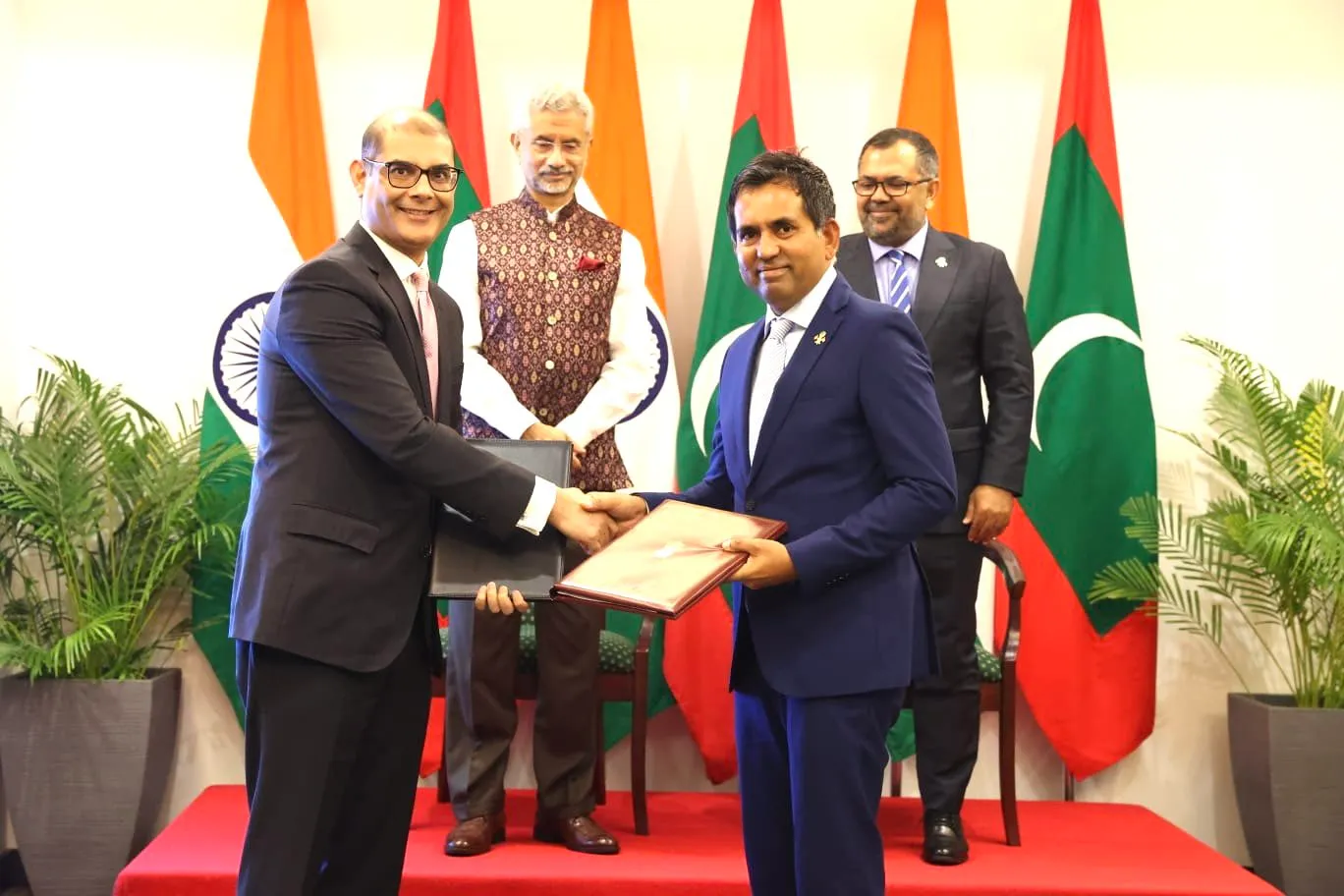 ރާއްޖޭގެ އީ-ކޮމާސް ދާއިރާ ތަރައްގީކުރުމަށް އެމްއޯޔޫގައި ސޮއިކުރުން-- ފޮޓޯ: މިނިސްޓްރީ