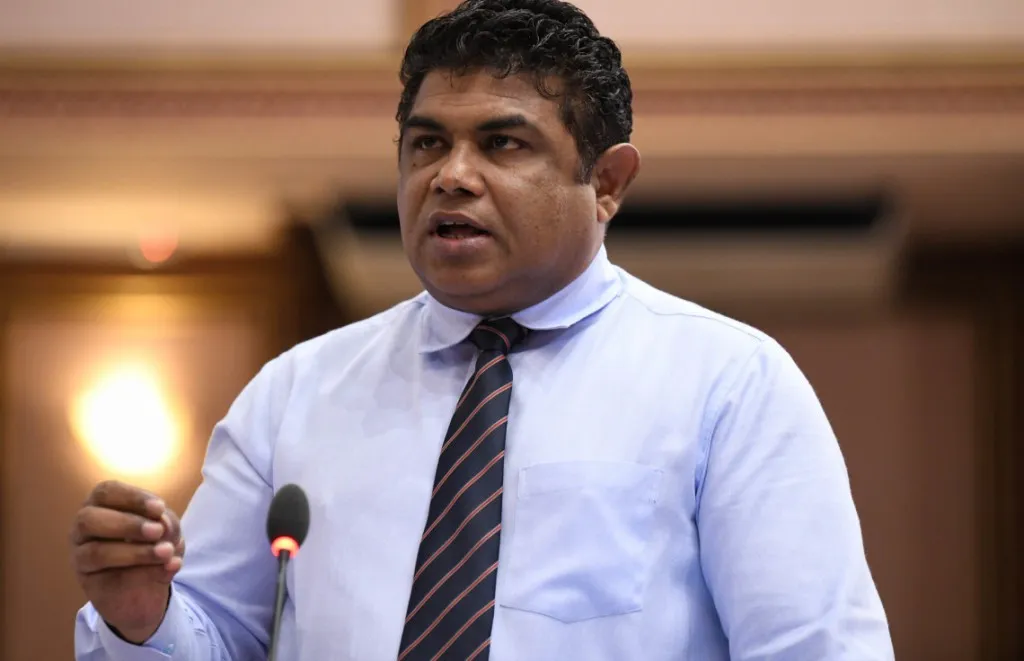 ފުއްގިރި ޚިޔާނަތް އެސީސީގެ ސަމާލުކަމަށް ގެނެސް، ބަޔާންވެސް ދިނިން: އިބްރާހީމް