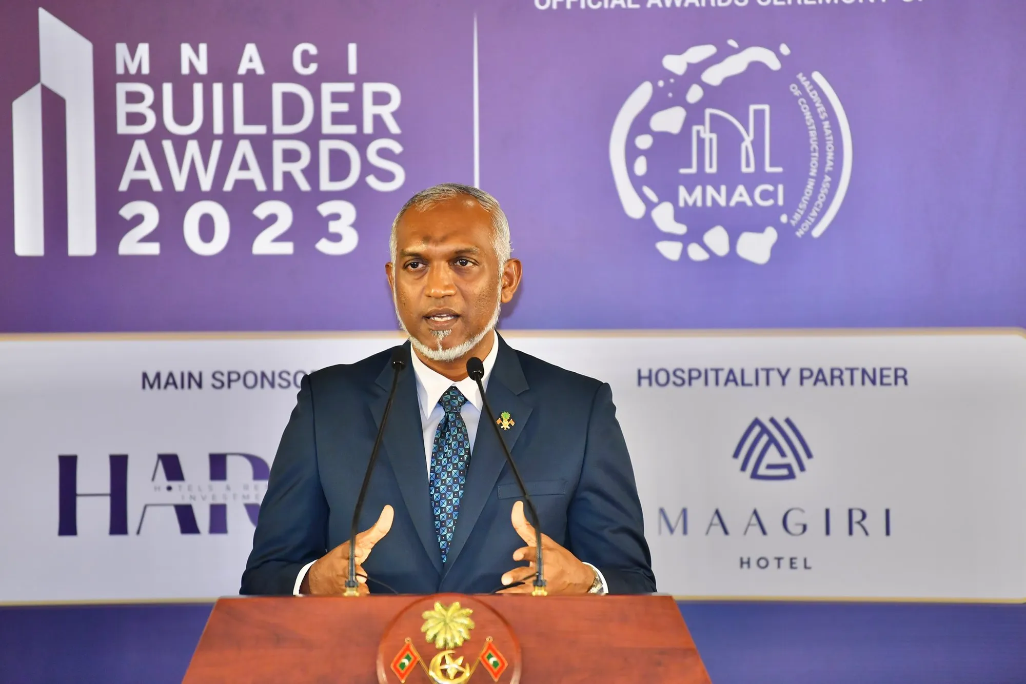 ބޭނުމީ ކޮންސްޓްރަކްޝަން އިންޑަސްޓްރީގައި އަންހެނުންގެ އިންސައްތަ މަތި ކުރަން: ރައީސް