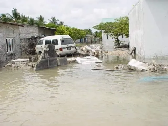 ގއ.ވިލިނގިއްޔަށް ސުނާމީ އަރާފައި... ފޮޓޯ: ވިޒިޓް ވިލިނގިލި