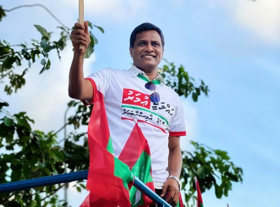 ގިނިކަންޏާ ނުކުމެވަޑައިގެން ޢުމަރު ހޯއްދެވި ކާމިޔާބީއަށް އެތައް ބައެއްގެ ތަޢުރީފު!