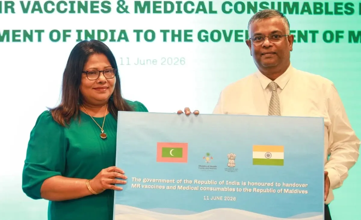 ހިމަބިހި ވެކްސިންގެ 20 ހާސް ޑޯސް، ތިން ޓަނުގެ މެޑިކަލް ސާމާނު، އިންޑިއާއިން ހަދިޔާކޮށްފި