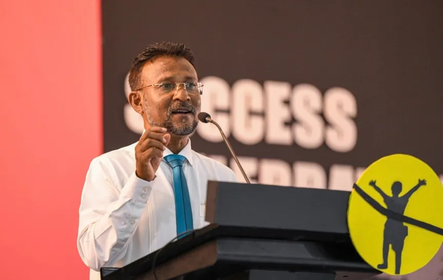 އެކަޑަމީގެ ރައީސް އަޝްރަފް އަލީ