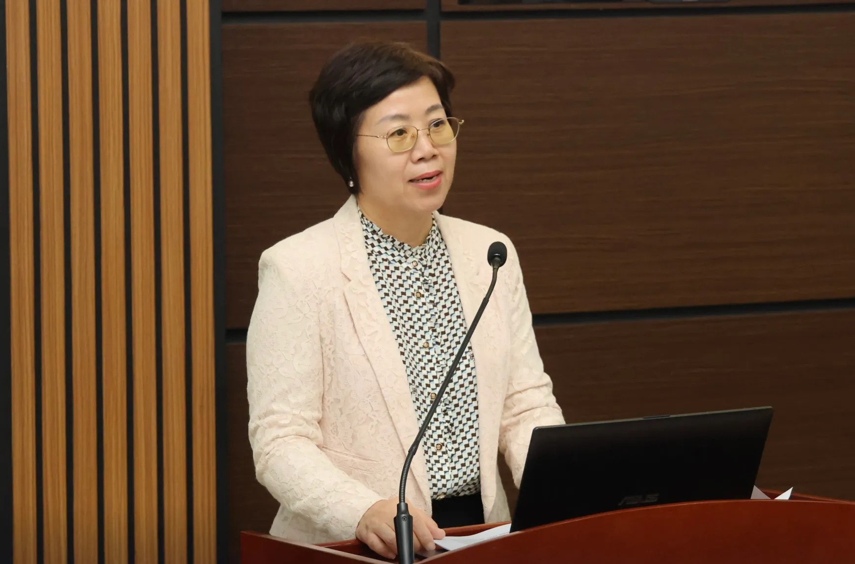 Ambassador Wang Lixin at Bursary Award Ceremony (Photo/MNU)