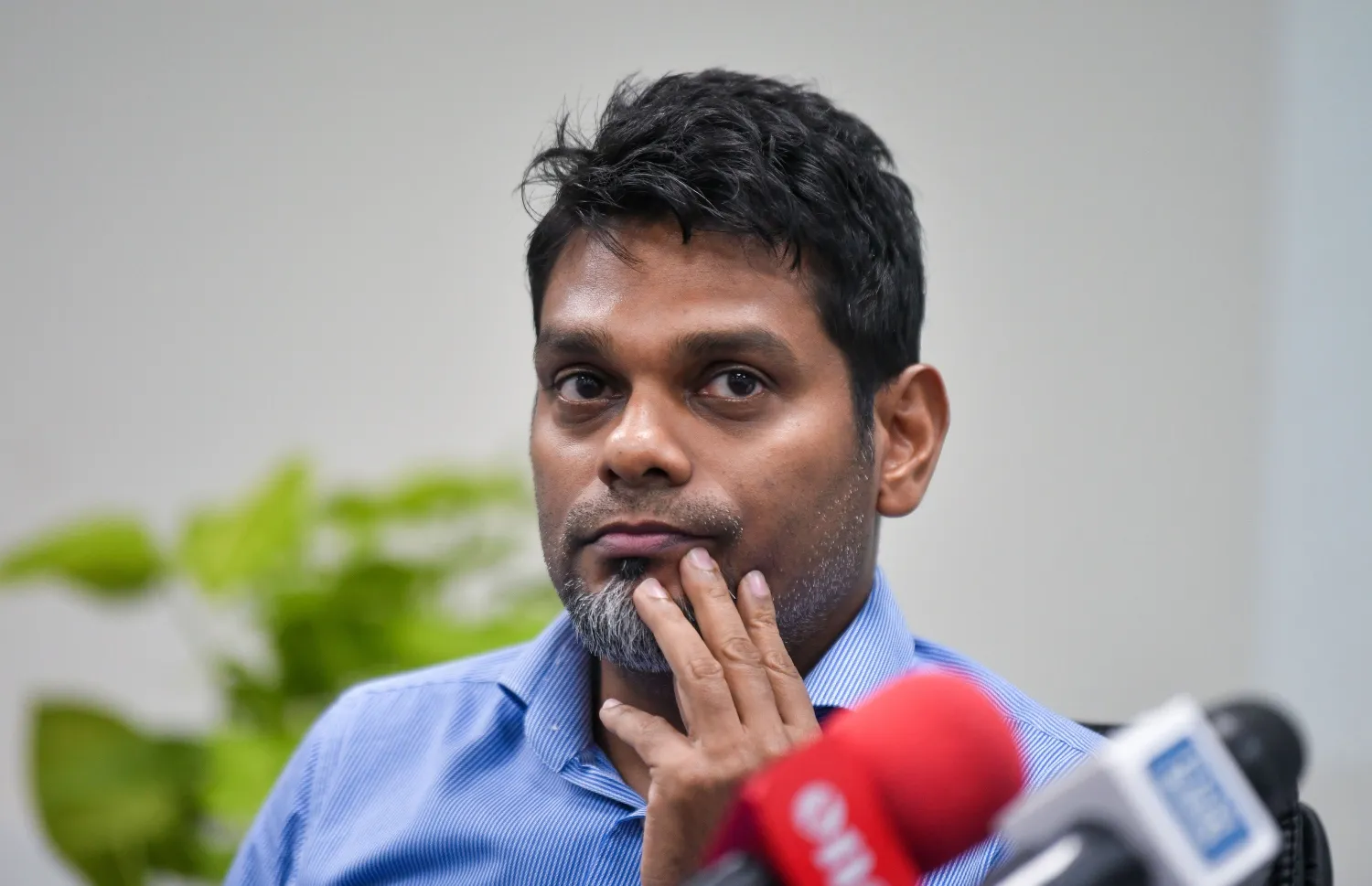 ސަރުކާރު ޖަވާބުދާރީކުރެވޭނީ ޑިމޮކްރެޓްސް އާއި އެމްޑީޕީ އެކުގައި މަަަސައްކަތް ކުރެވިގެން: އަމްރު