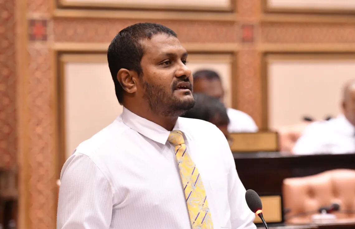 ކޮމެޓީތައް އެކުލަވާނުލާ އޮތީ ކޮތަޅު ބިލު އިސްލާހުކުރިޔަ ނުދޭން: ޝިފާއު