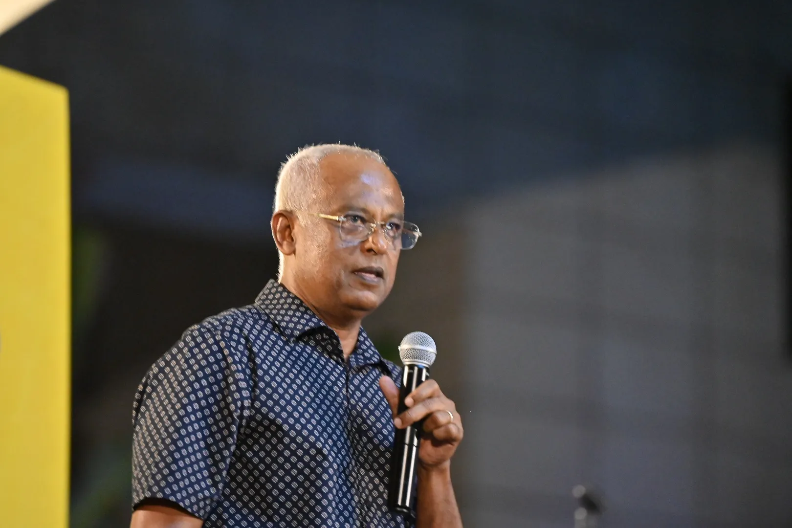 ޞާލިހު އާޒިމަށް؛ މި އެޅުނީ ސިޔާސީ ބިންގާ، އަދިވެސް އޮތީ ކުރިއަށް