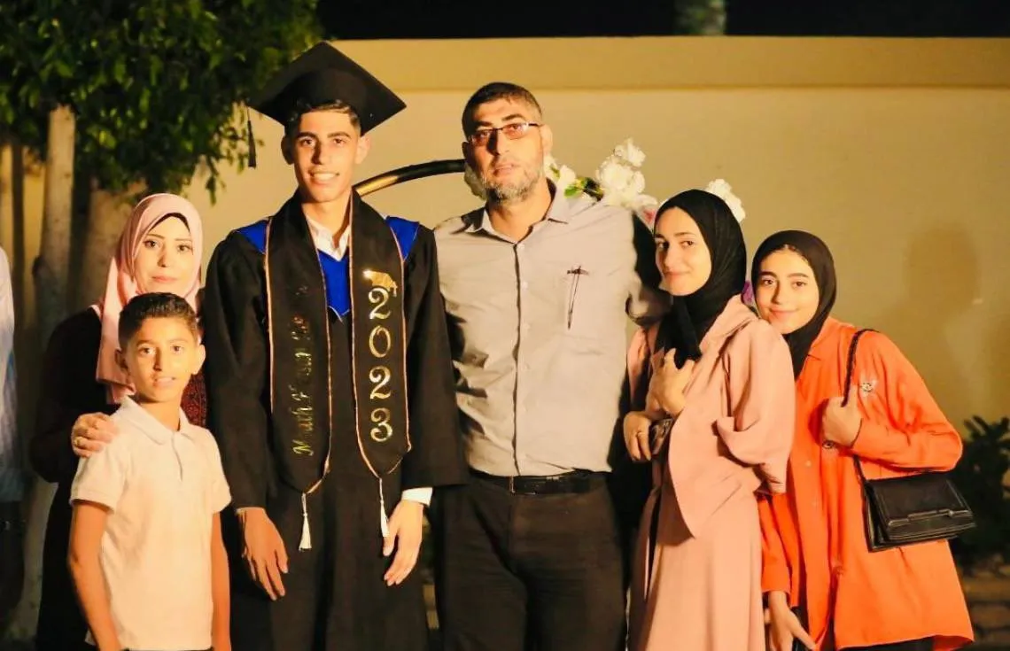 Dr. Hassan Al Kordi and his family (Photo/IAC)