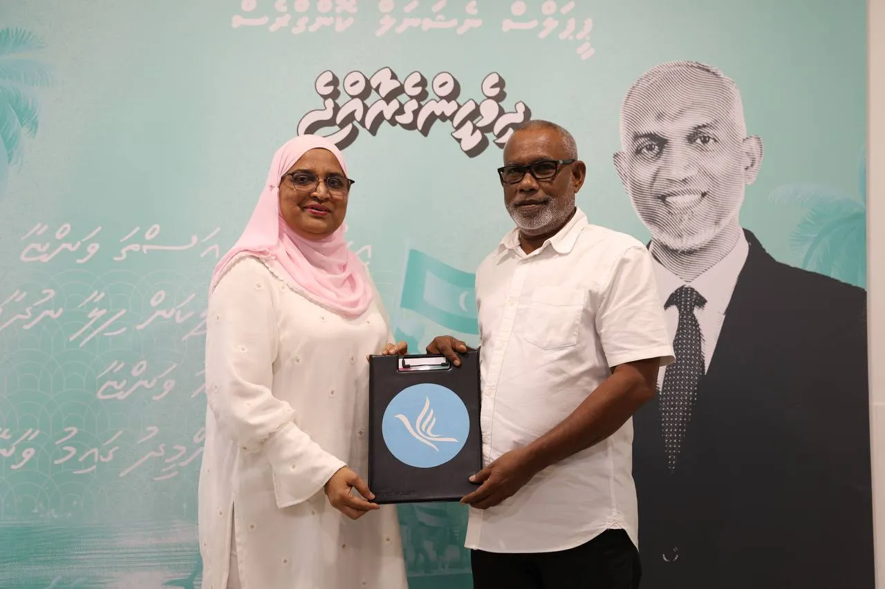 މާލެ ސިޓީ ކައުންސިލް ގެ މޭޔަރު ކަމަށް އާޒިމާ ފޯމު ލައްވައިފި