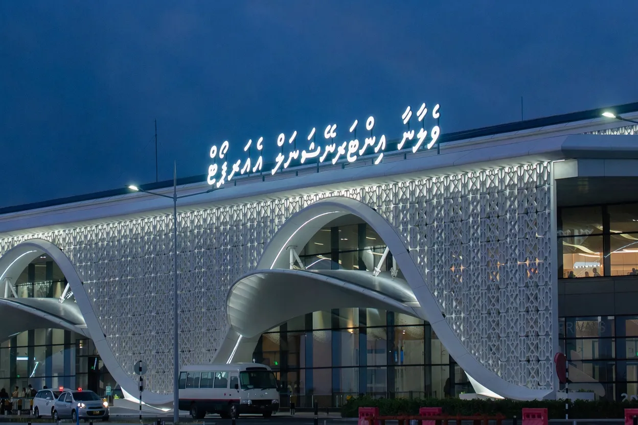 އެހެން މީހެއްގެ ފާހެއް ބޭނުންކޮށް އެއާޕޯޓަށް ވަންނަން އުޅުނު މީހަކު ހައްޔަރުކޮށްފި