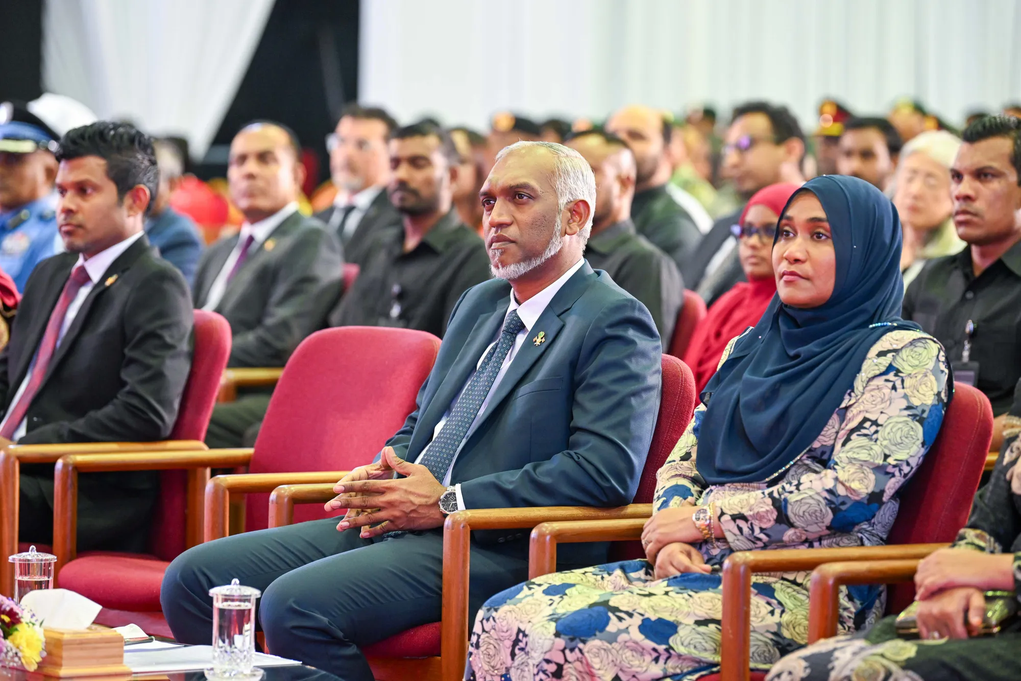 ފިތުރު ޢީދު ދުވަހު ރައީސް ޑރ.މުއިއްޒުގެ ދެކަނބަލުން ޢީދު ސަލާން ކުރެއްވުން އޮންނާނެ!