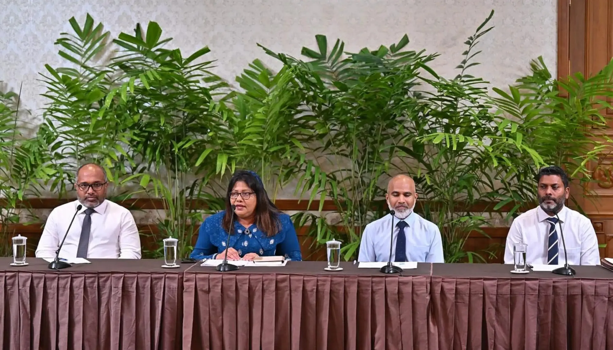 ވަޒީރުން މިއަދު ބޭއްވި ނޫސްވެރިންގެ ބައްދަލުވުމުގެ ތެރެއިން - ފޮޓޯ: ރައީސް އޮފީސް